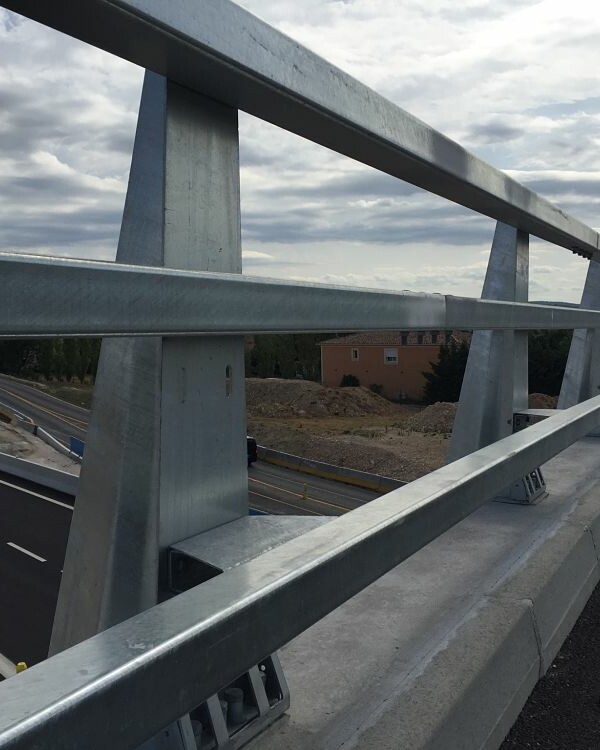 META 13 metal railing - Road Safety Projects