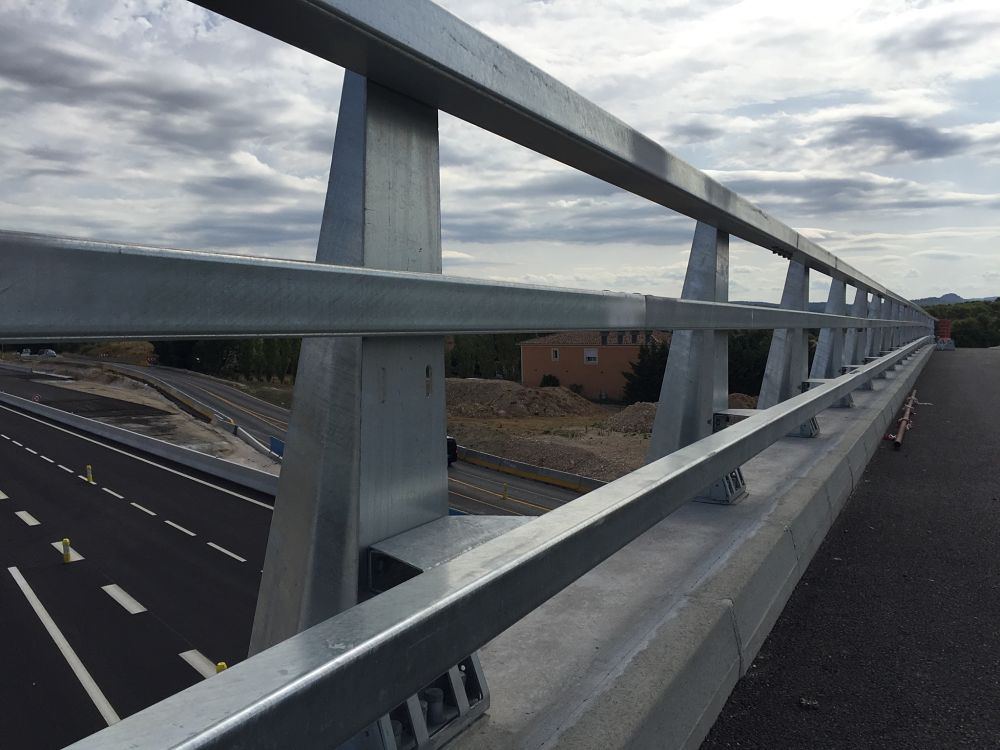 META 13 metal railing - Road Safety Projects