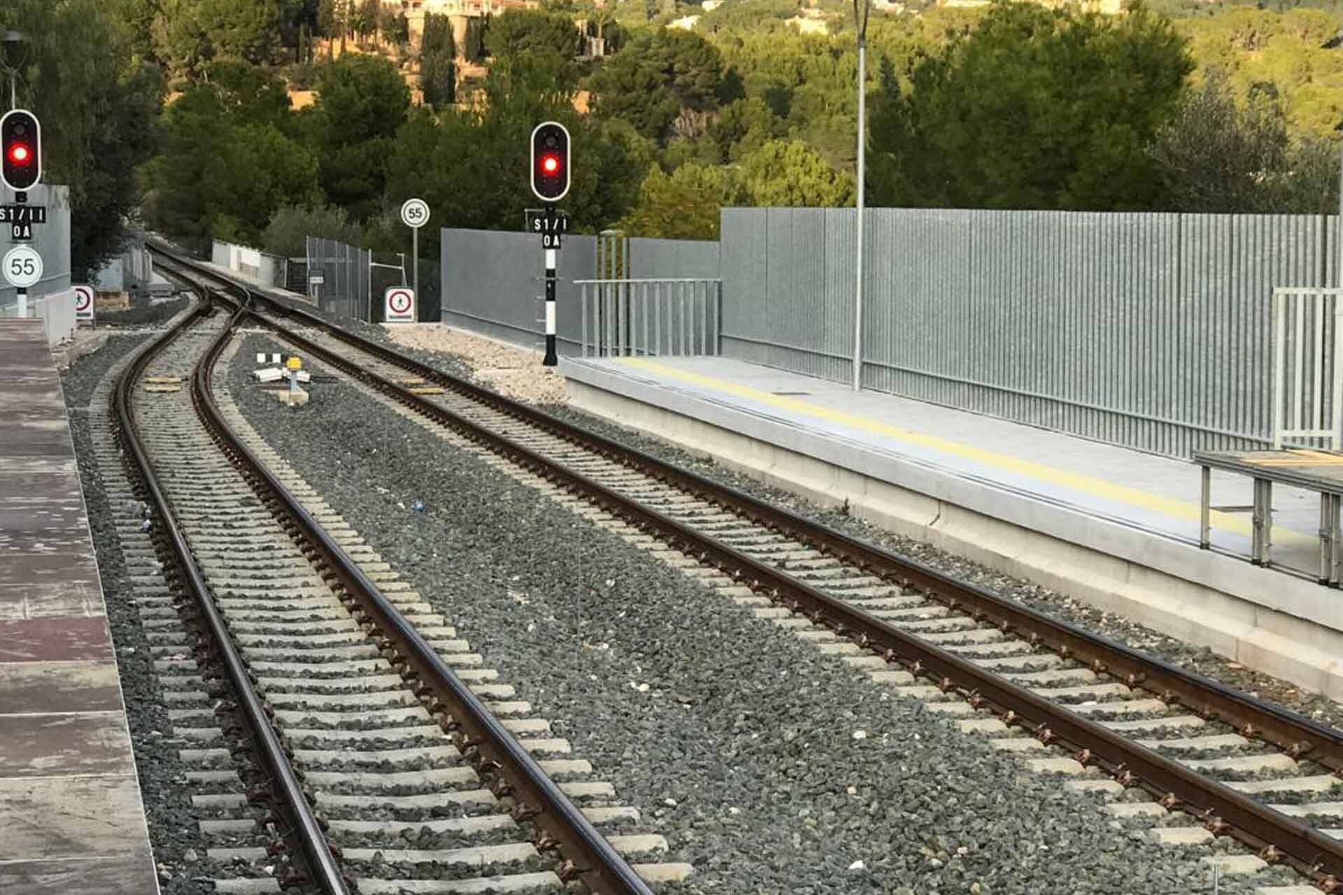 valla de equipamiento ferroviario