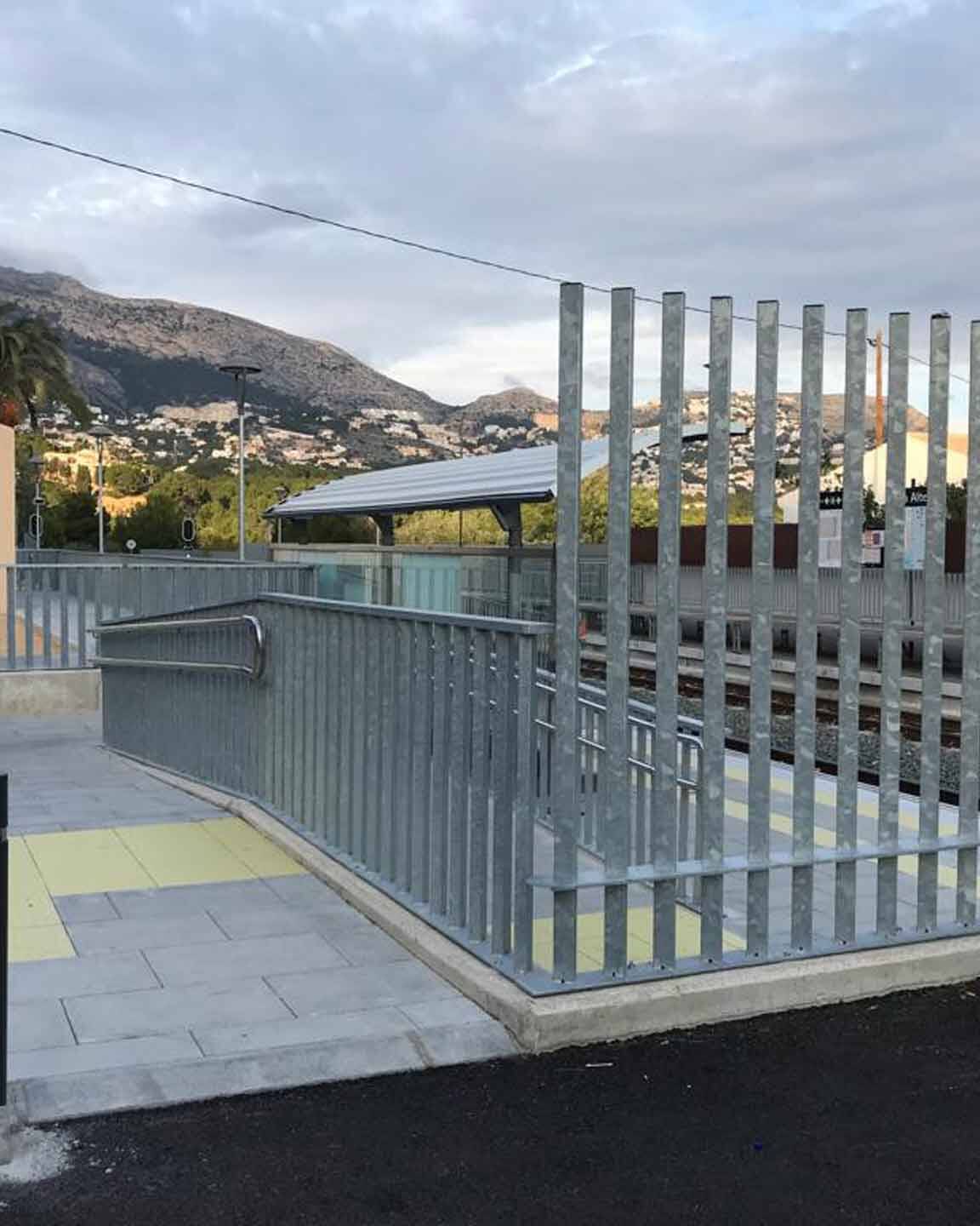 valla de equipamiento ferroviario