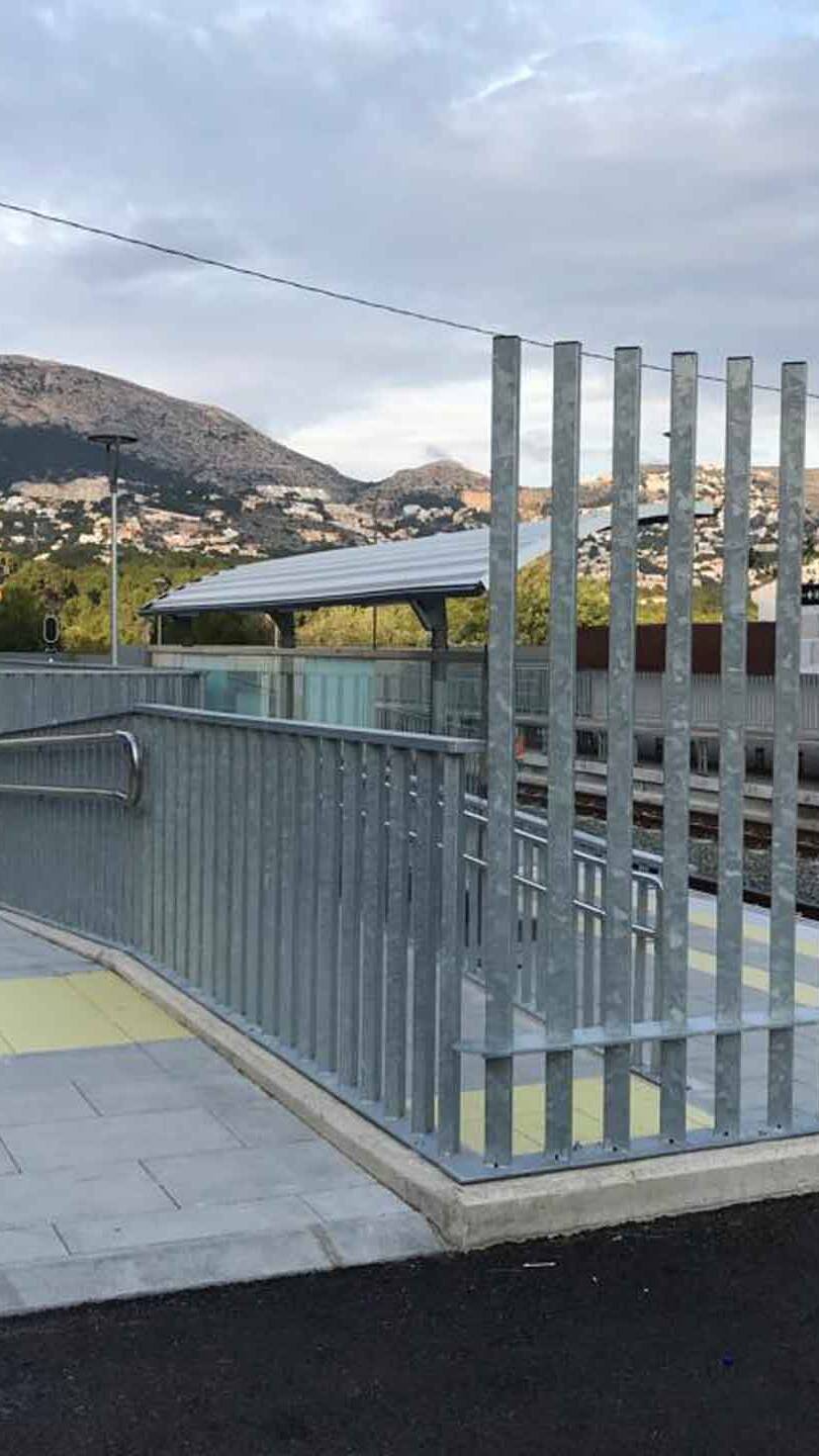 valla de equipamiento ferroviario